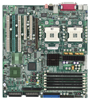 Foto della Supermicro X5DA8.